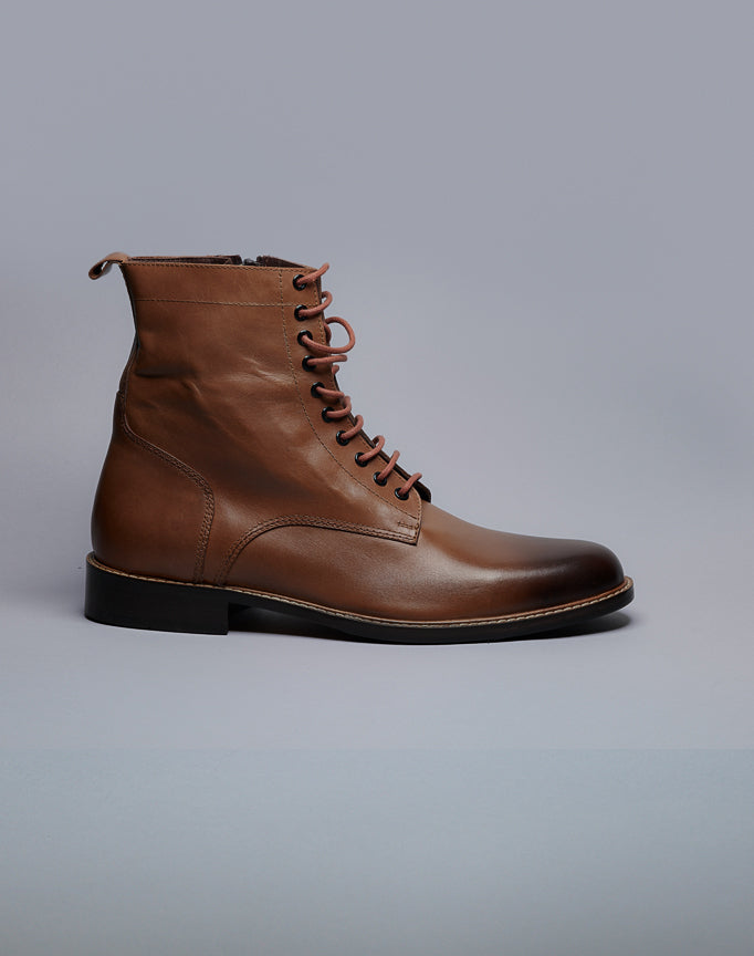 Jay Dee Brown boots With zipper on the side.