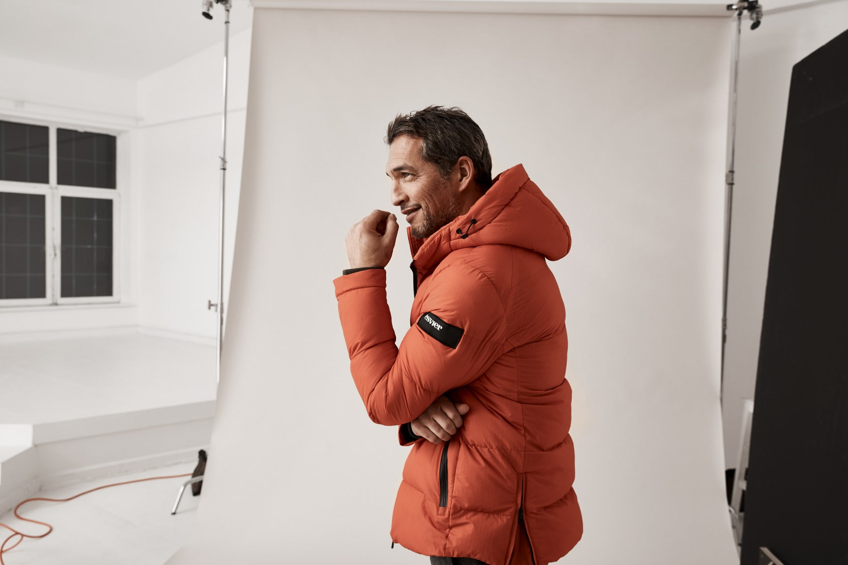 Animal free S4 SHOWTIME modern winter jacket with detachable hood. (RED)